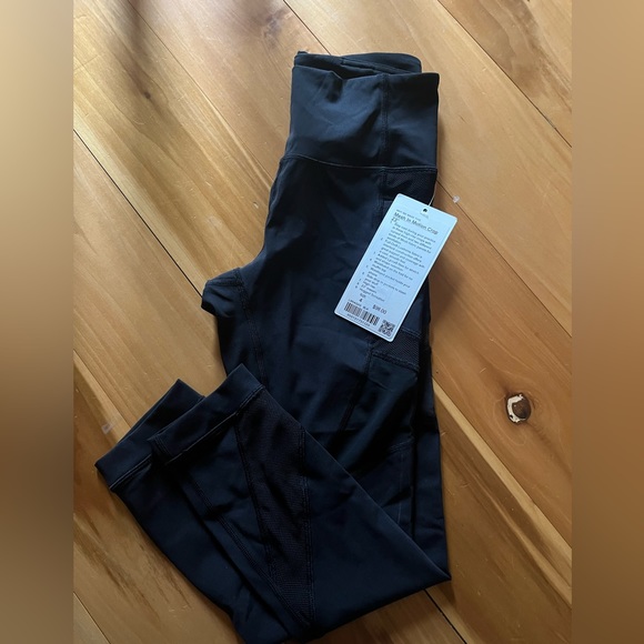 NWT BLACK LULULEMON LEGGINGS - Picture 1 of 4